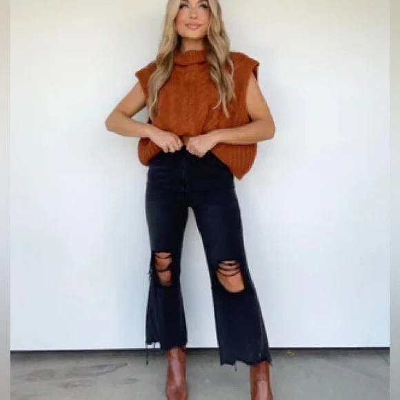 Vervet Black Cropped Flare Black Denim Pants - Picture 1 of 3